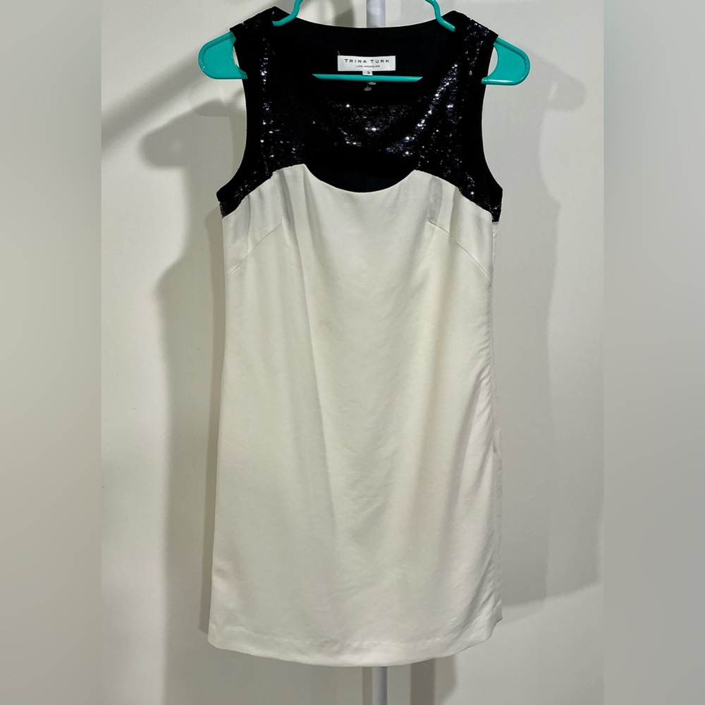 🍒 Trina Turk Black and White Sequin Midi Dress